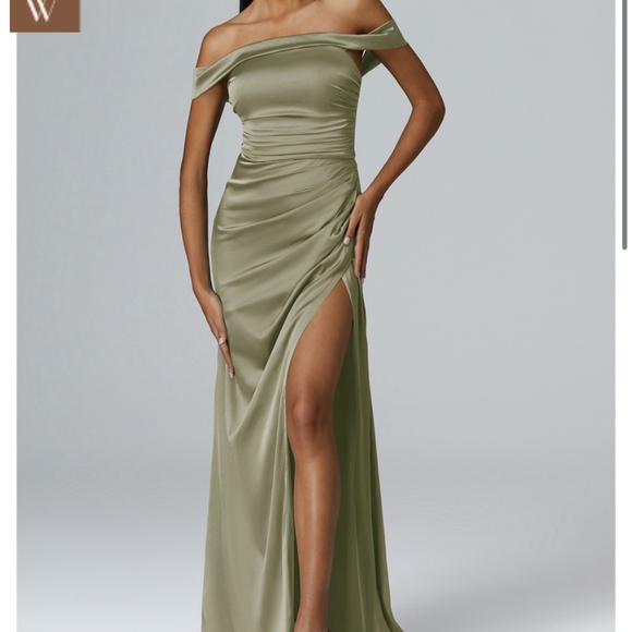 Bridesmaid Dress - Picture 1 of 2